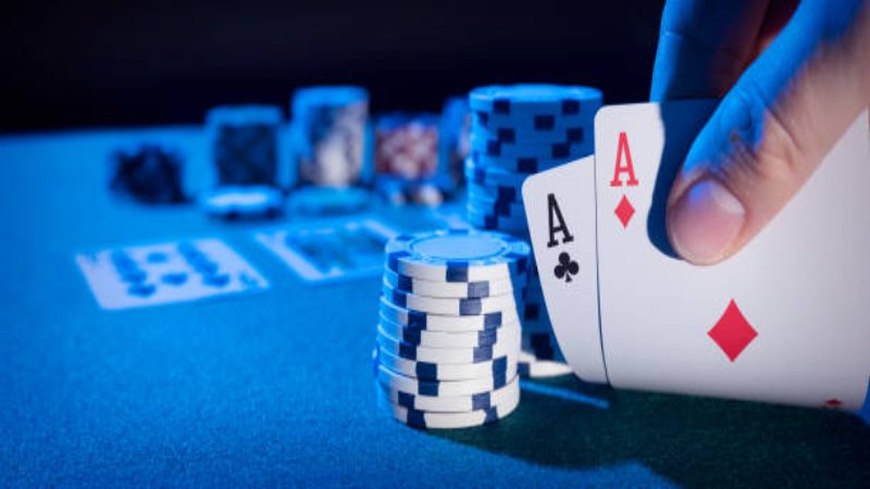 Bạn có nhiều hành động đặt cược trong game Xì tố